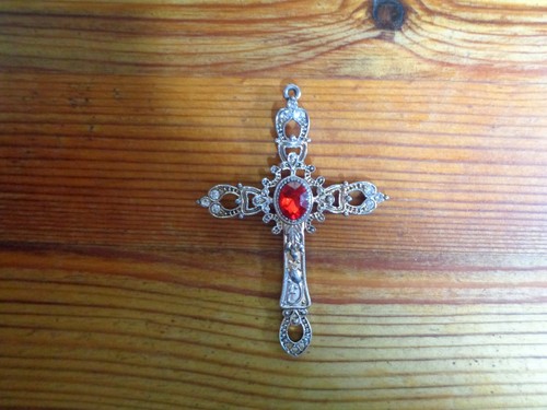 Kreuz anhänger mit rotem - anhänger,